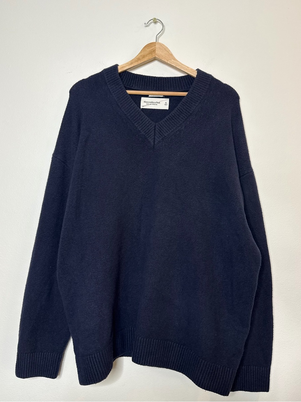 Abercrombie Soft A&F V-Neck Sweater in navy size XL pullover knit Crewneck